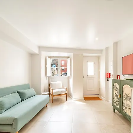 Guestready - Charming Duplex In The Alfama Heart Vendégház 4*