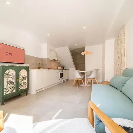 Guestready - Charming Duplex In The Alfama Heart Vendégház 4*