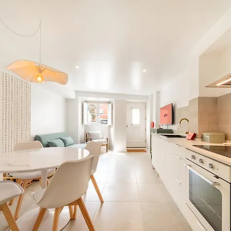 Guestready - Charming Duplex In The Alfama Heart Vendégház